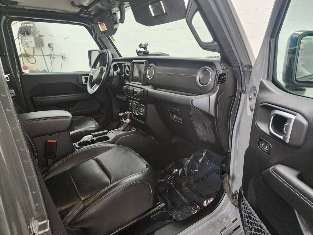 Used 2020 Jeep Wrangler Unlimited Sahara w/ Uconnect 4C Nav & Sound Group AWD/4WD image 30