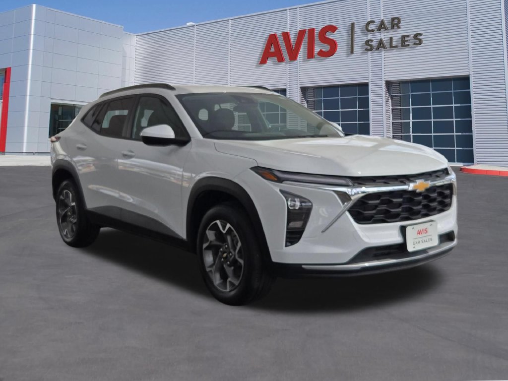 Used 2026 Chevrolet Trax LT FWD image 3
