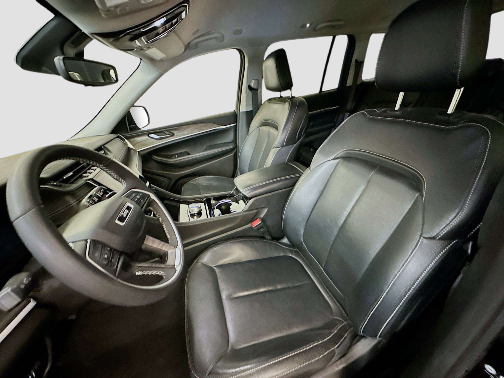 Used 2023 Jeep Grand Cherokee Limited w/ Black Appearance Package image 13