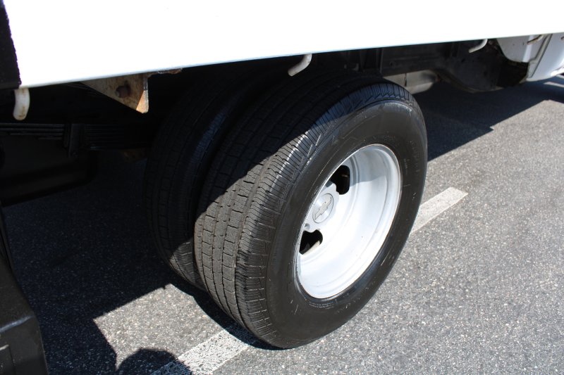Used 2006 Chevrolet Silverado 3500 2WD Regular Cab image 11