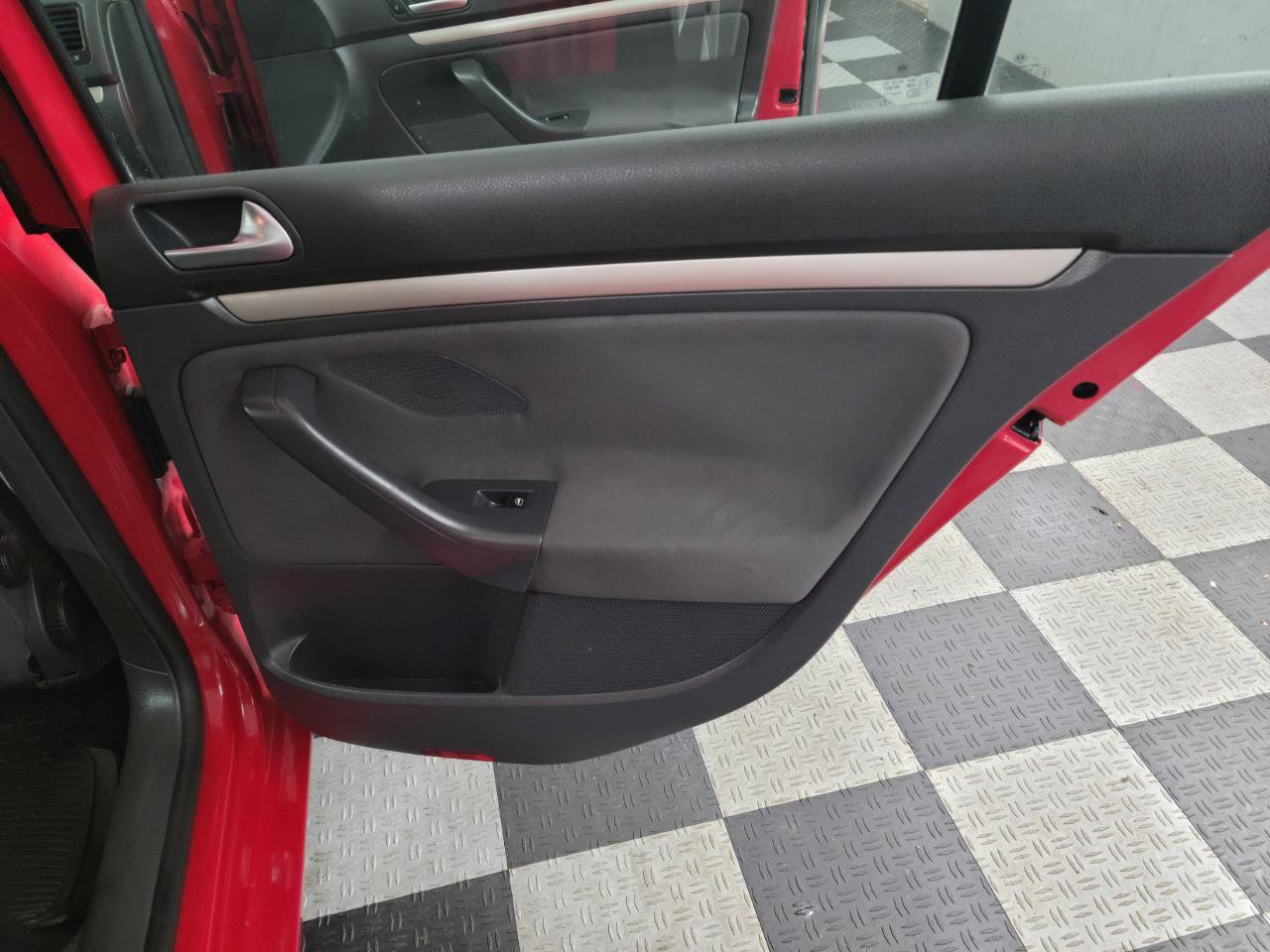 Used 2009 Volkswagen Rabbit S image 22