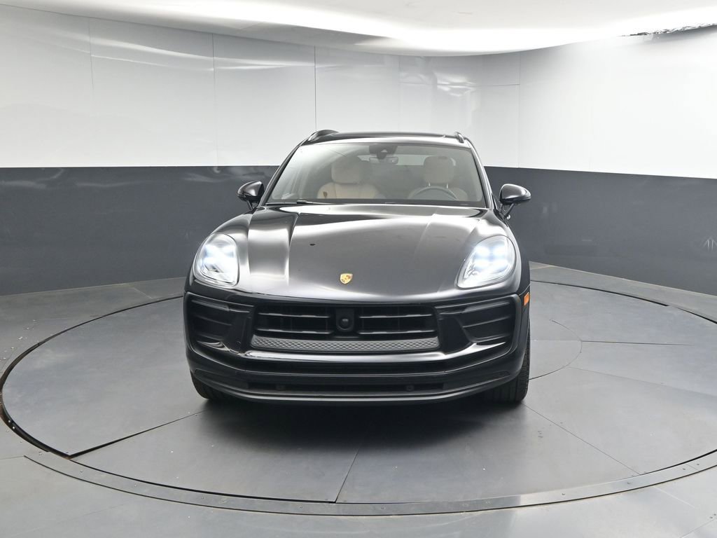Certified 2025 Porsche Macan image 27