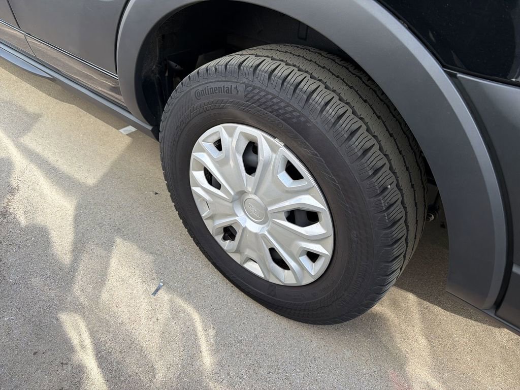 Used 2023 Ford Transit 350 XLT image 5