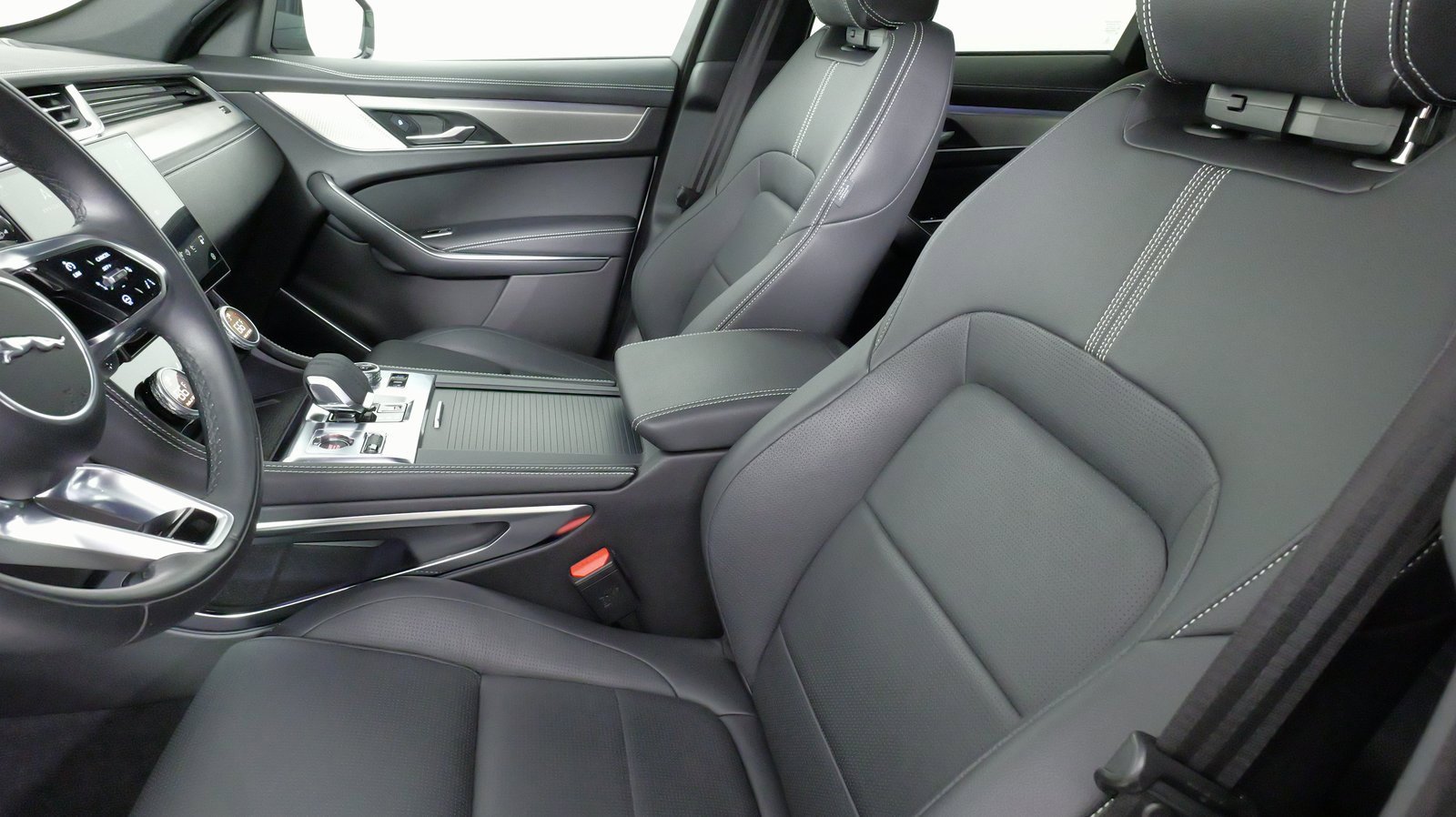 Used 2025 Jaguar F-PACE R-Dynamic S image 38