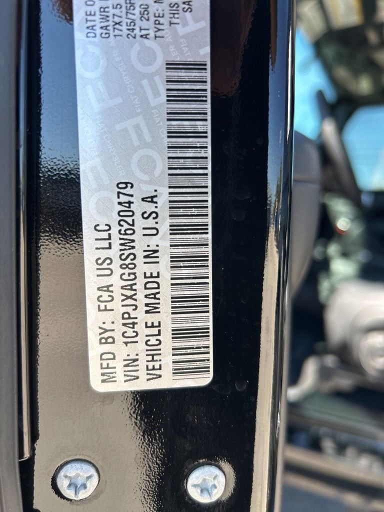 Used 2025 Jeep Wrangler Sport AWD/4WD image 40