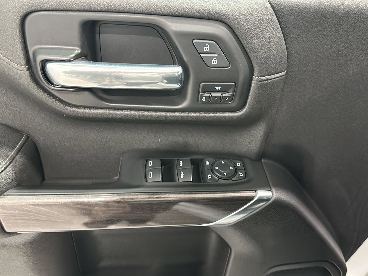 Used 2022 Chevrolet Silverado 1500 LTZ w/ LTZ Premium Package image 20