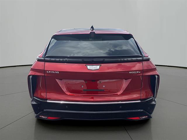 Certified 2025 Cadillac Lyriq Luxury w/ LPO, Floor Liner Package AWD/4WD image 4