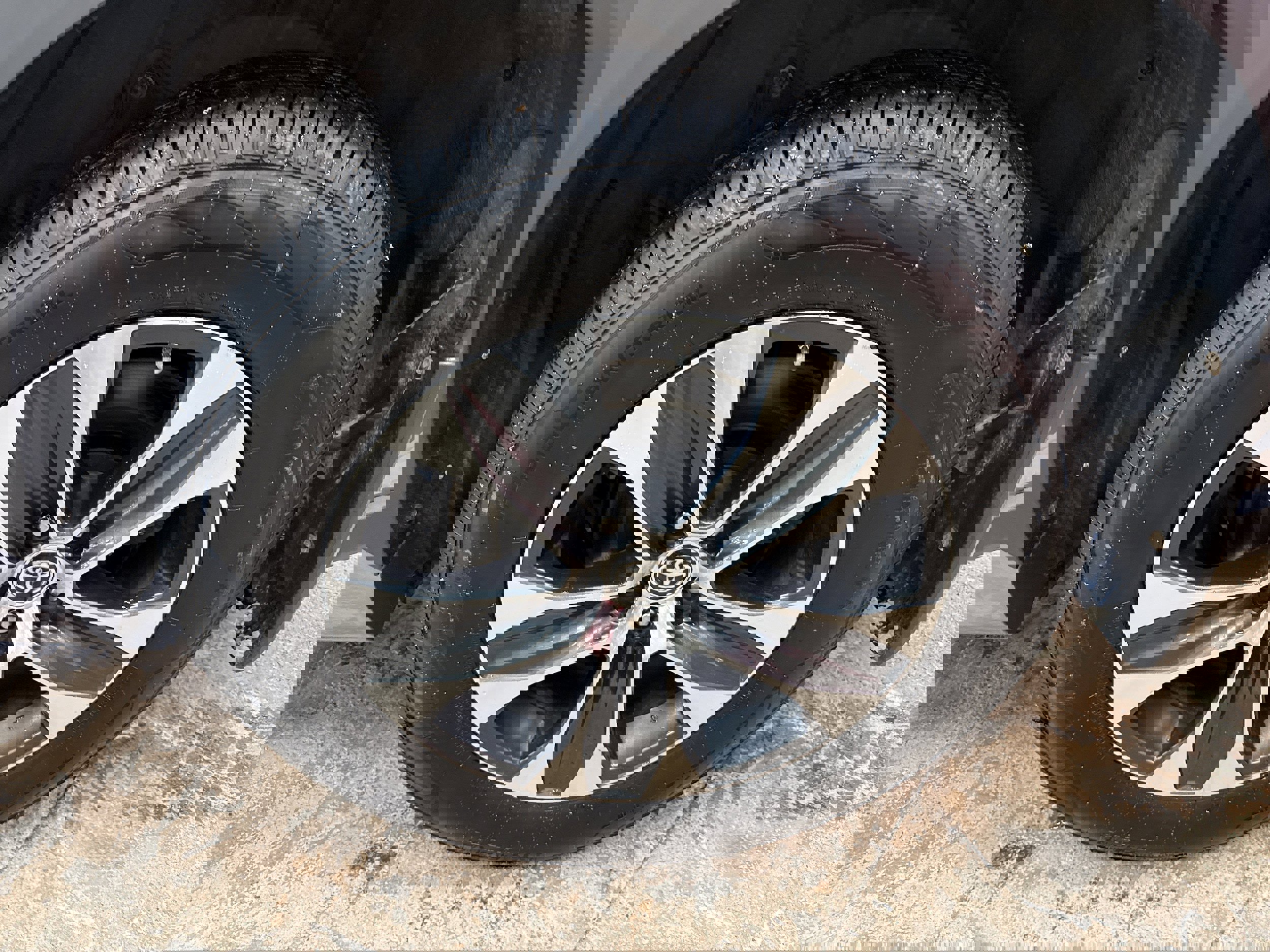 Used 2021 Toyota Highlander XLE image 8