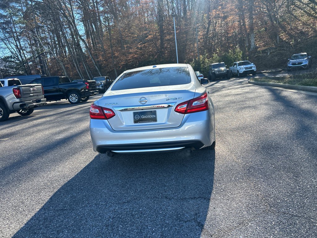 Used 2017 Nissan Altima 2.5 SL w/ Technology Package image 4
