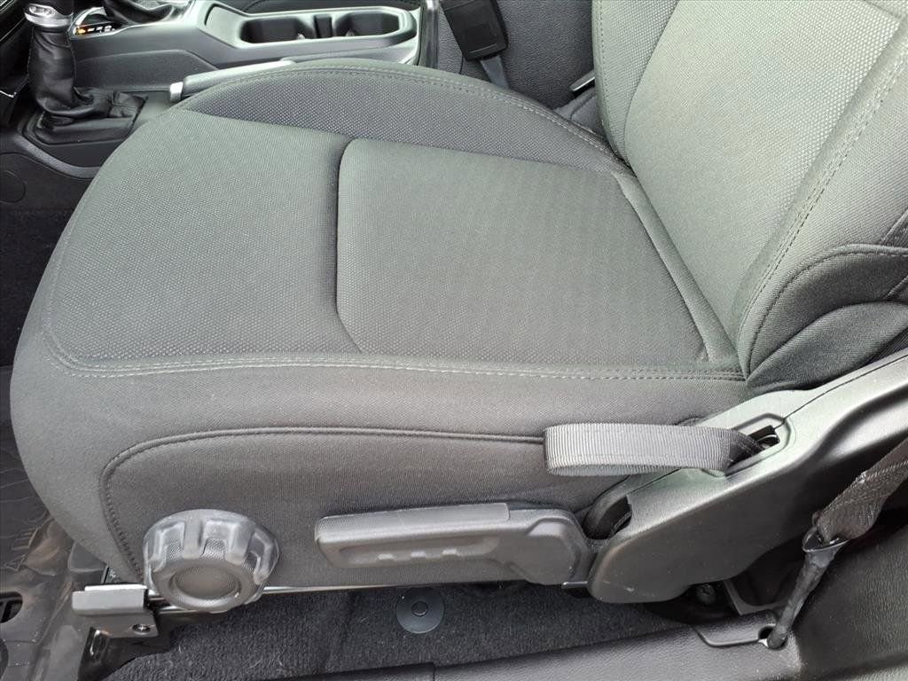 Used 2023 Jeep Wrangler Sport S image 19