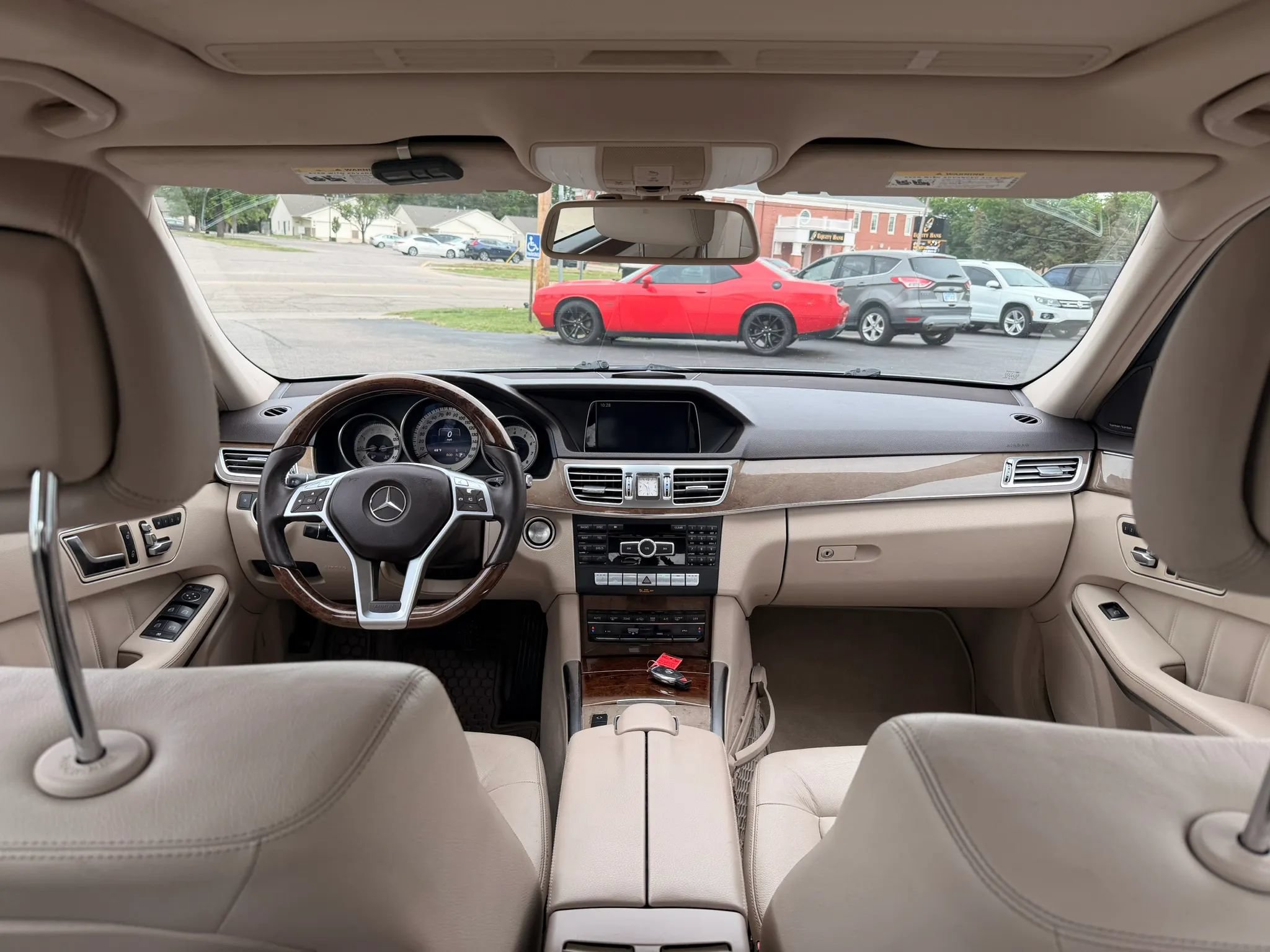 Used 2014 Mercedes-Benz E 350 Sedan image 27