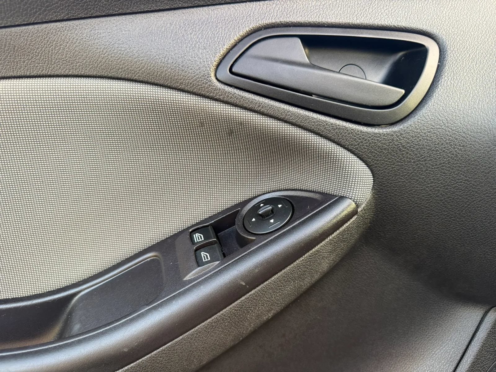 Used 2014 Ford Focus S FWD image 37