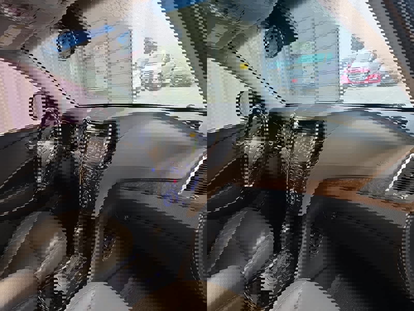 Used 2018 Hyundai Santa Fe SE image 7