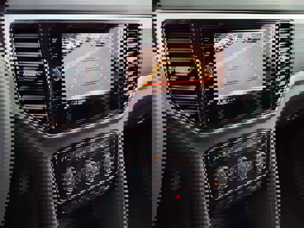 Used 2023 Volkswagen Atlas SE image 21