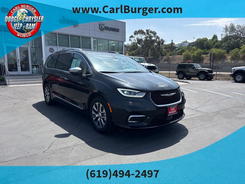 Certified 2023 Chrysler Pacifica Pinnacle FWD image 1