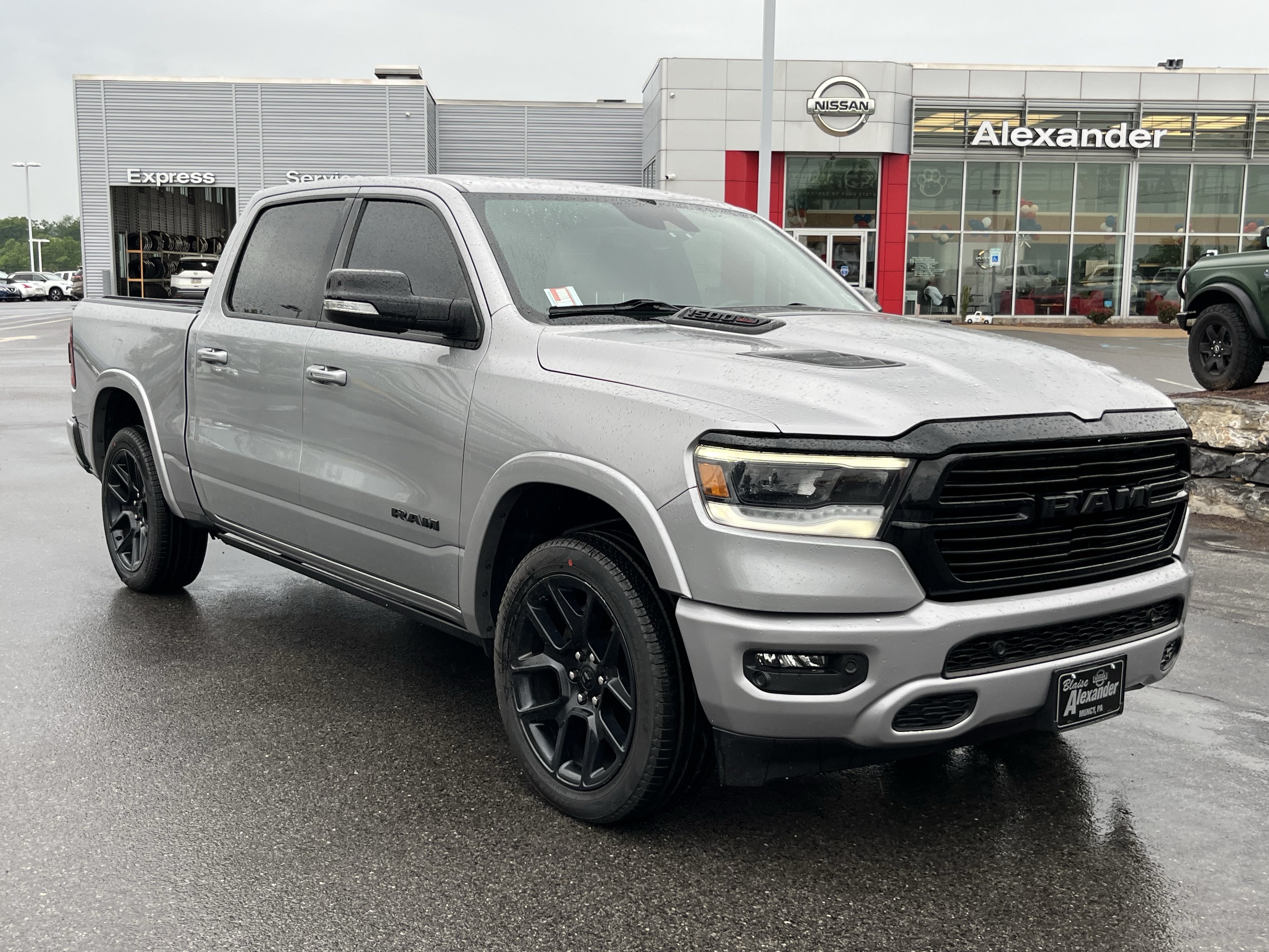 Used 2022 RAM 1500 Laramie AWD/4WD video 1