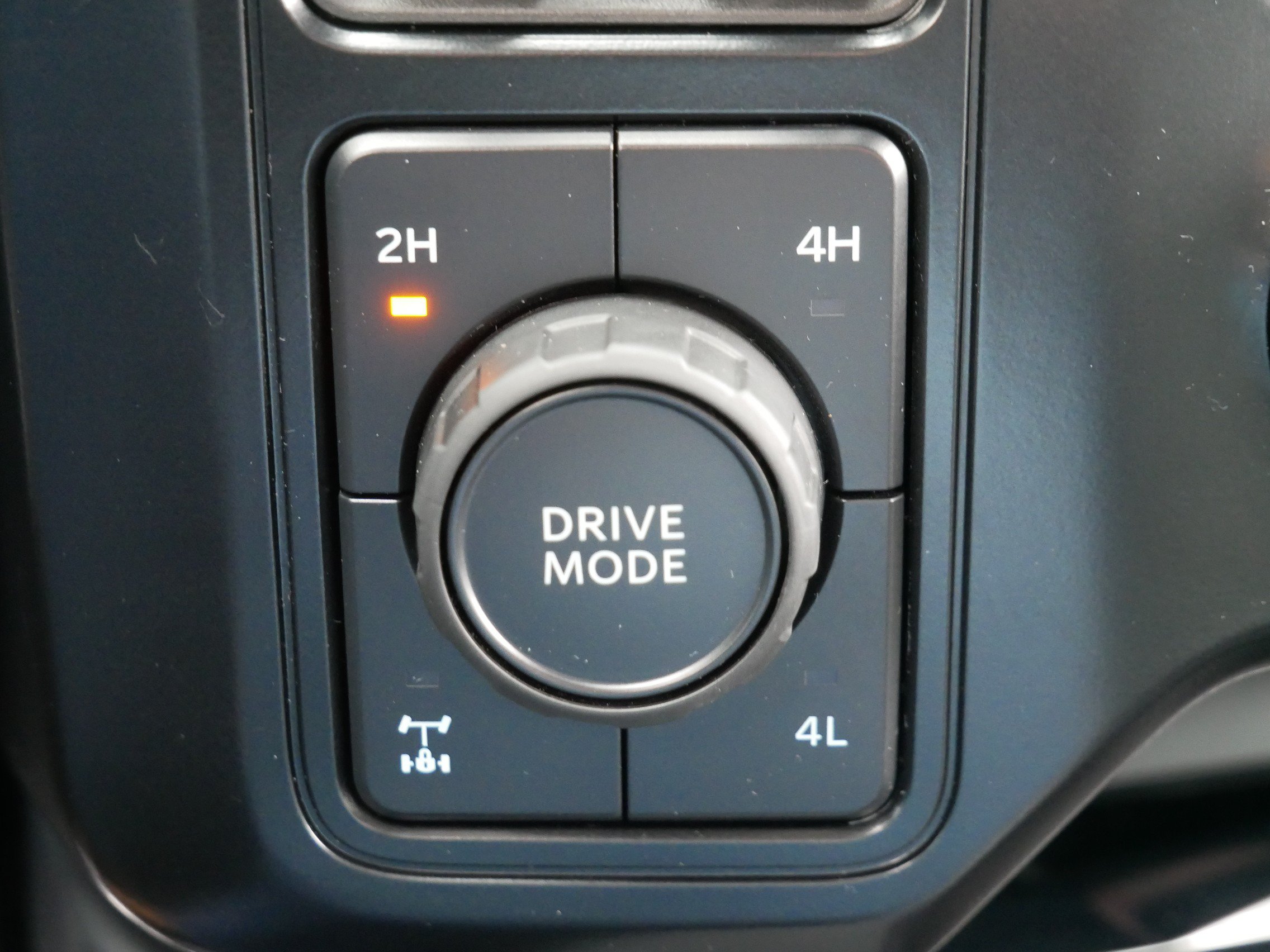 Used 2026 Ford F350 Lariat w/ FX4 Off-Road Package AWD/4WD image 21