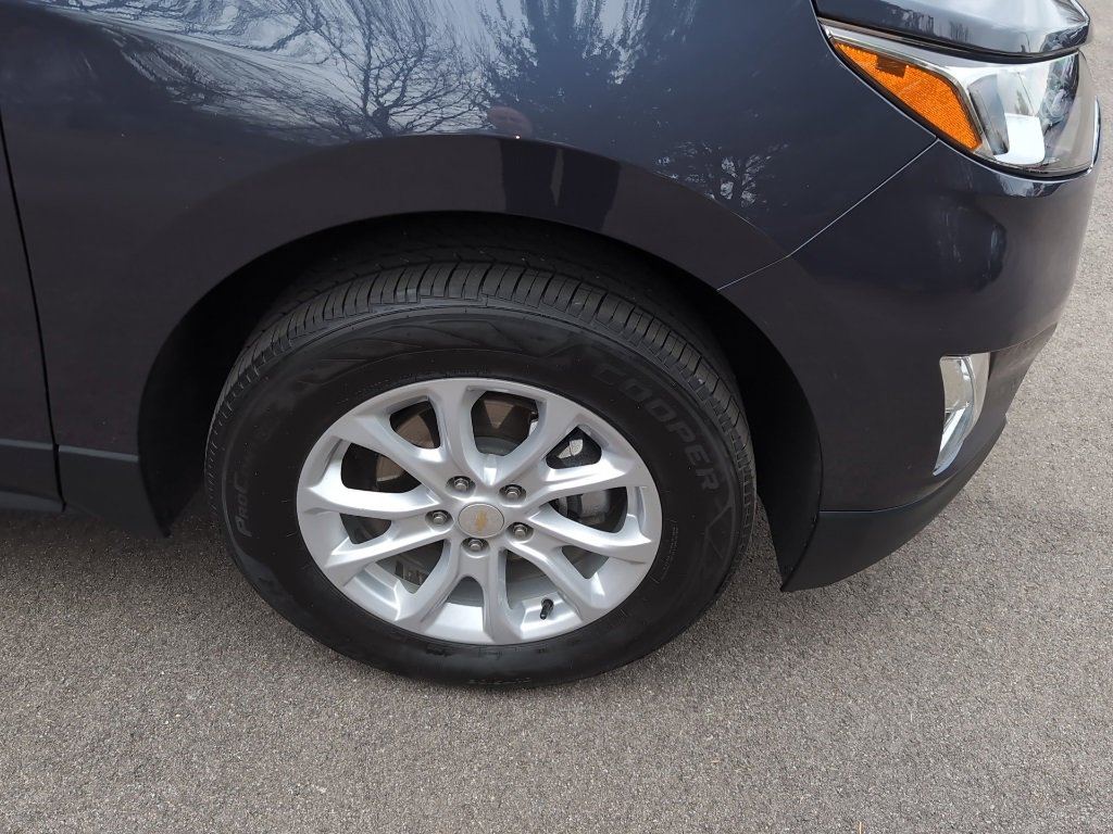 Used 2018 Chevrolet Equinox LT w/ Sun & Infotainment Package image 3