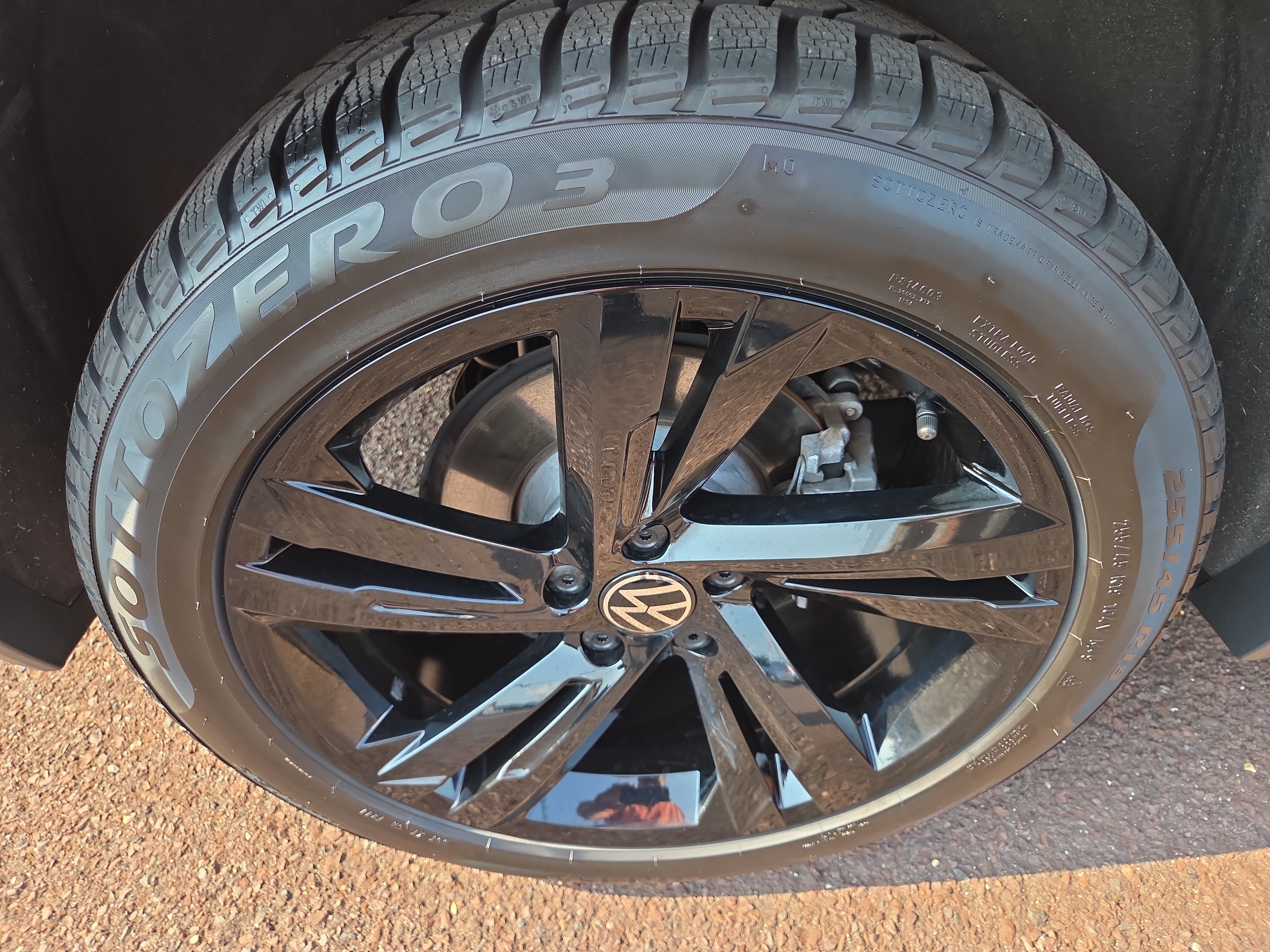 Used 2024 Volkswagen Tiguan SE R-Line AWD/4WD image 10