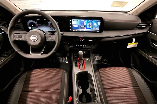 New 2026 Nissan Kicks SR w/ Cold Weather Package image 6