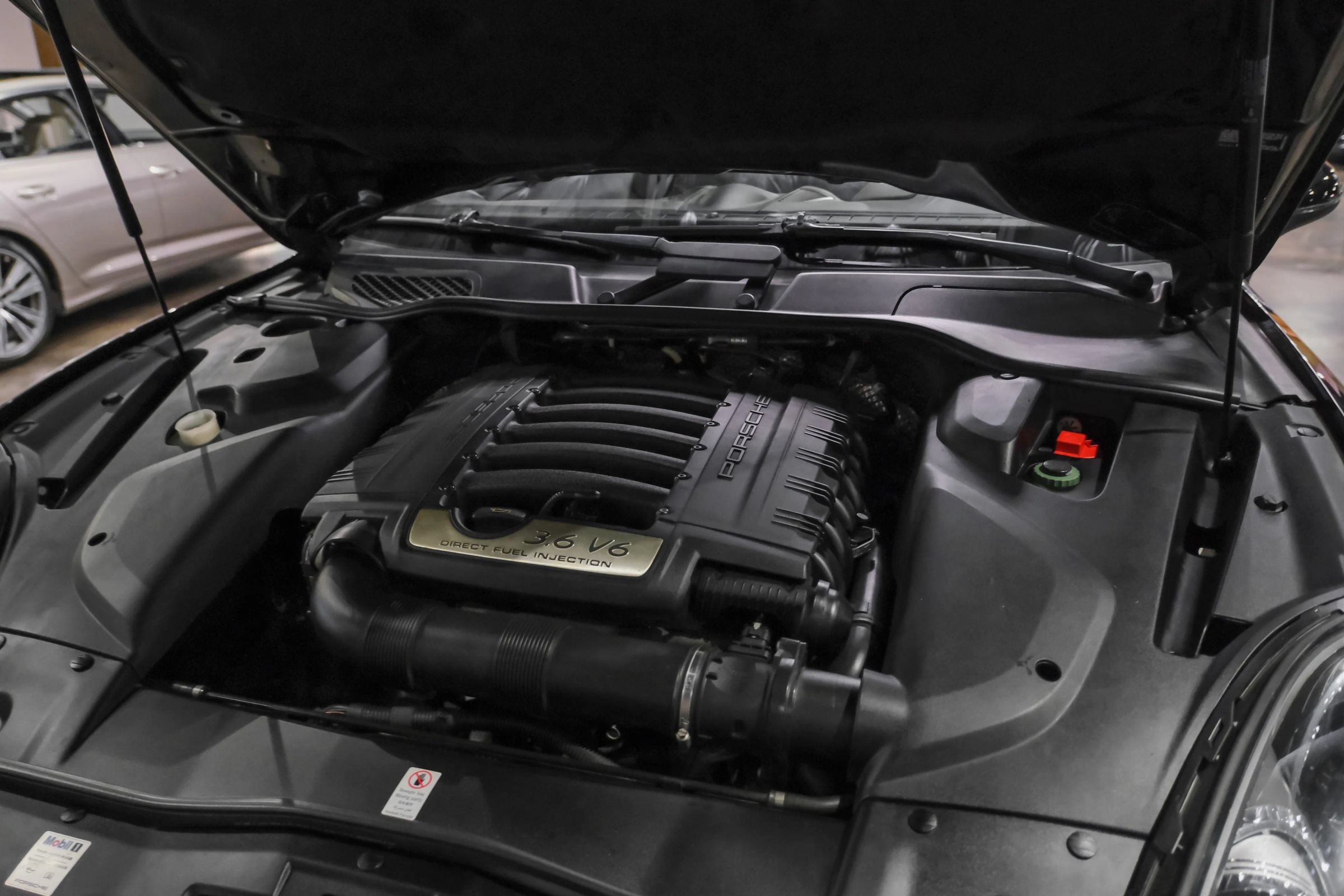 Used 2018 Porsche Cayenne AWD/4WD image 46