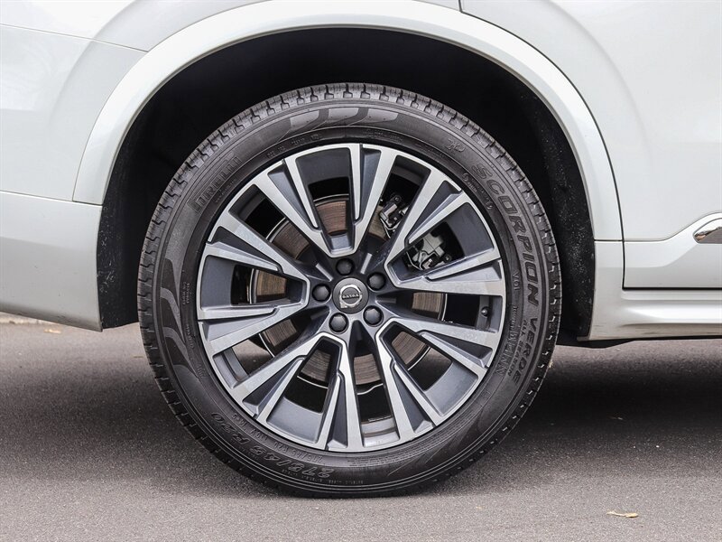 Used 2022 Volvo XC90 T8 Inscription Expression w/ Advanced Package AWD/4WD image 13