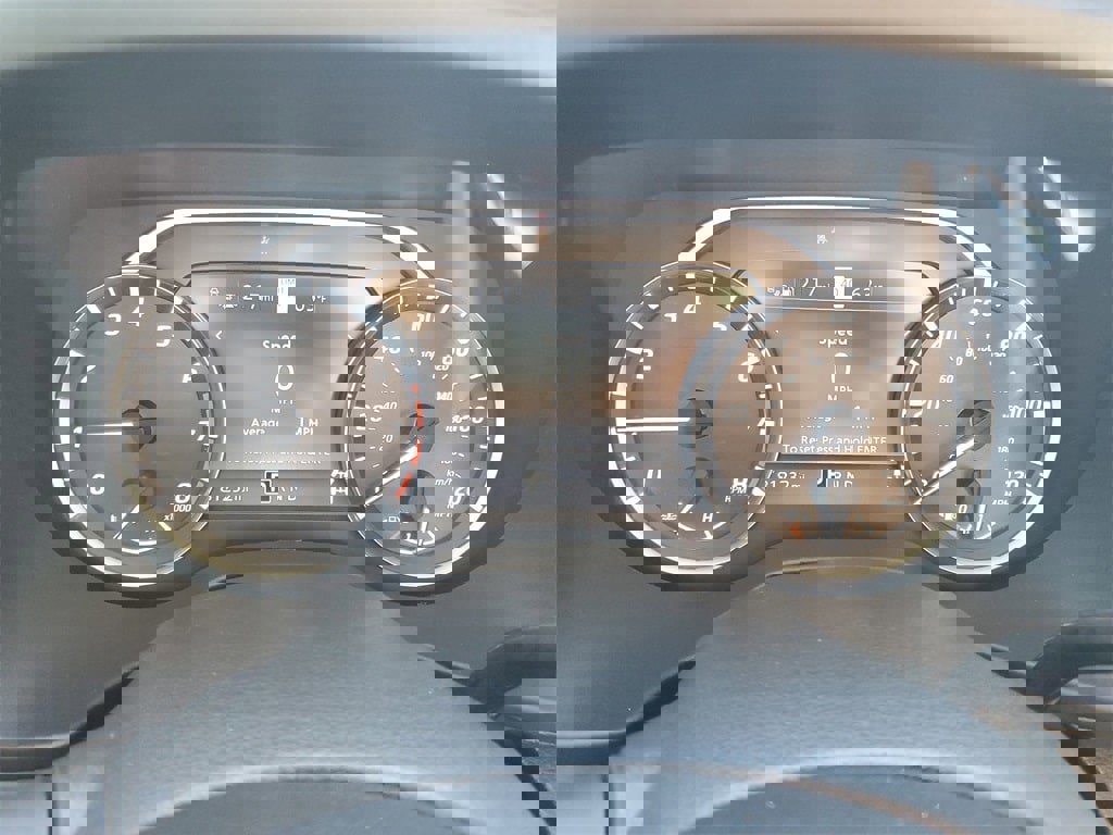 Used 2020 Nissan Titan SL w/ Moonroof Package image 14