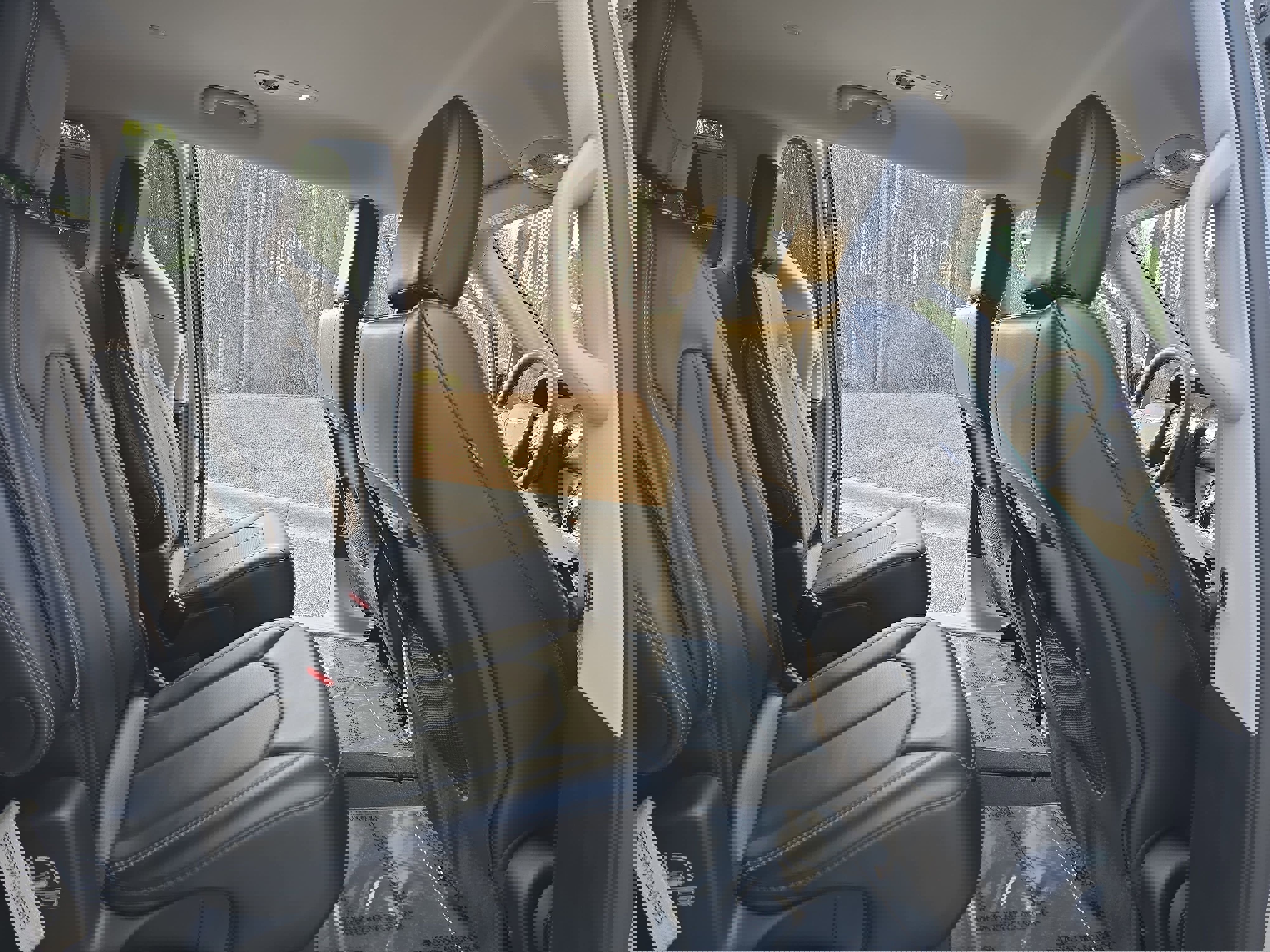 Used 2024 Chrysler Pacifica Touring-L image 11