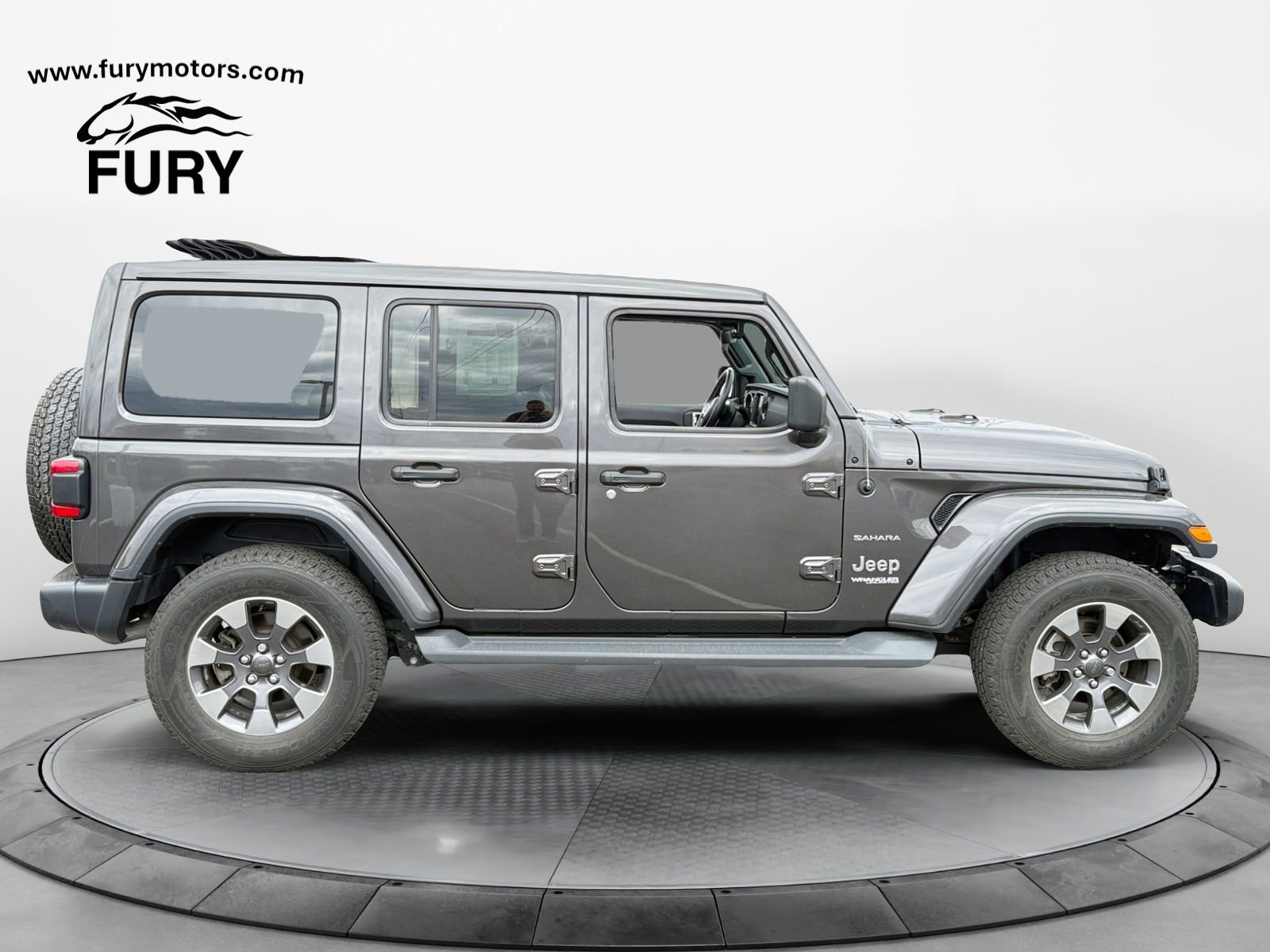 Used 2020 Jeep Wrangler Unlimited Sahara w/ Uconnect 4C Nav & Sound Group AWD/4WD image 2
