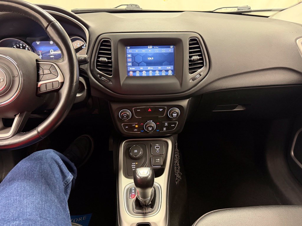 Used 2021 Jeep Compass Latitude w/ Convenience Group AWD/4WD image 23