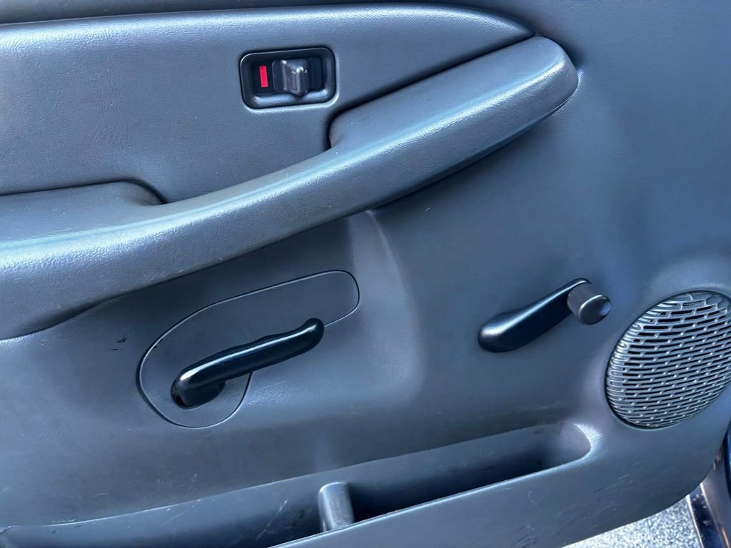 Used 2007 GMC Sierra 3500 SL w/ Heavy-Duty Power Package image 11