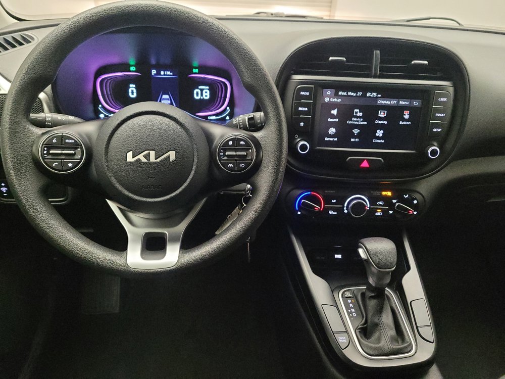 Used 2023 Kia Soul LX w/ LX Technology Package FWD image 22