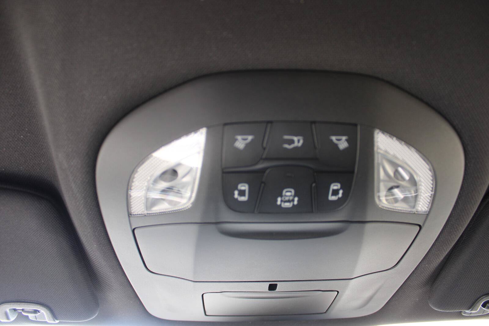 New 2026 Chrysler Pacifica Select FWD image 18