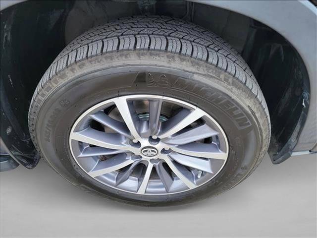Used 2019 Toyota Highlander XLE image 10