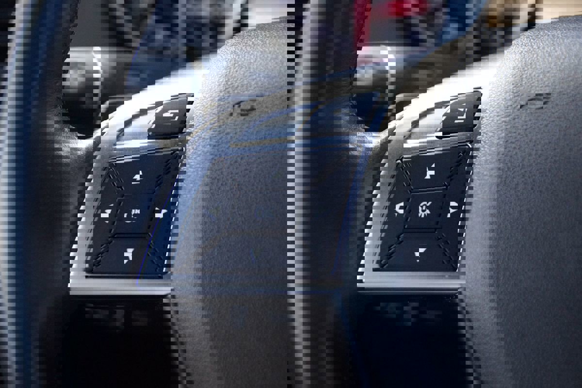 Used 2015 Mercedes-Benz G 63 AMG 4MATIC w/ PA6 Package image 18