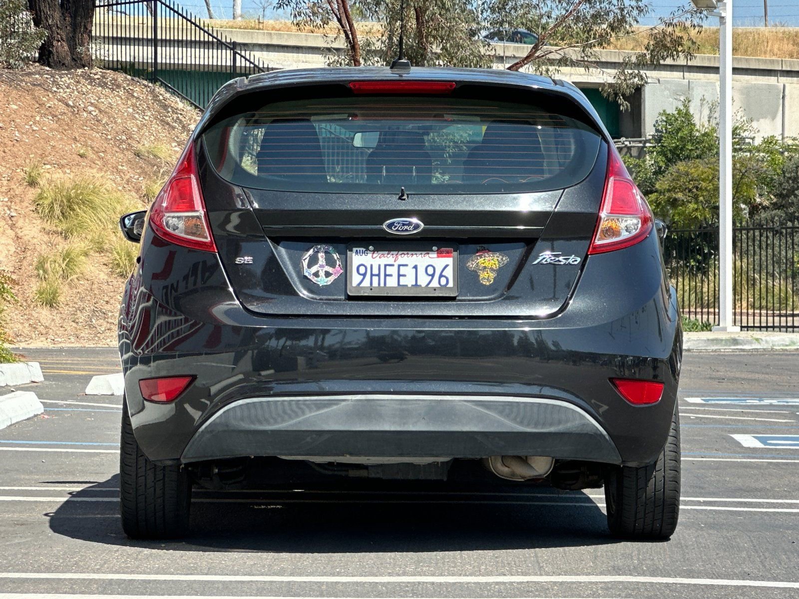 Used 2015 Ford Fiesta SE image 4