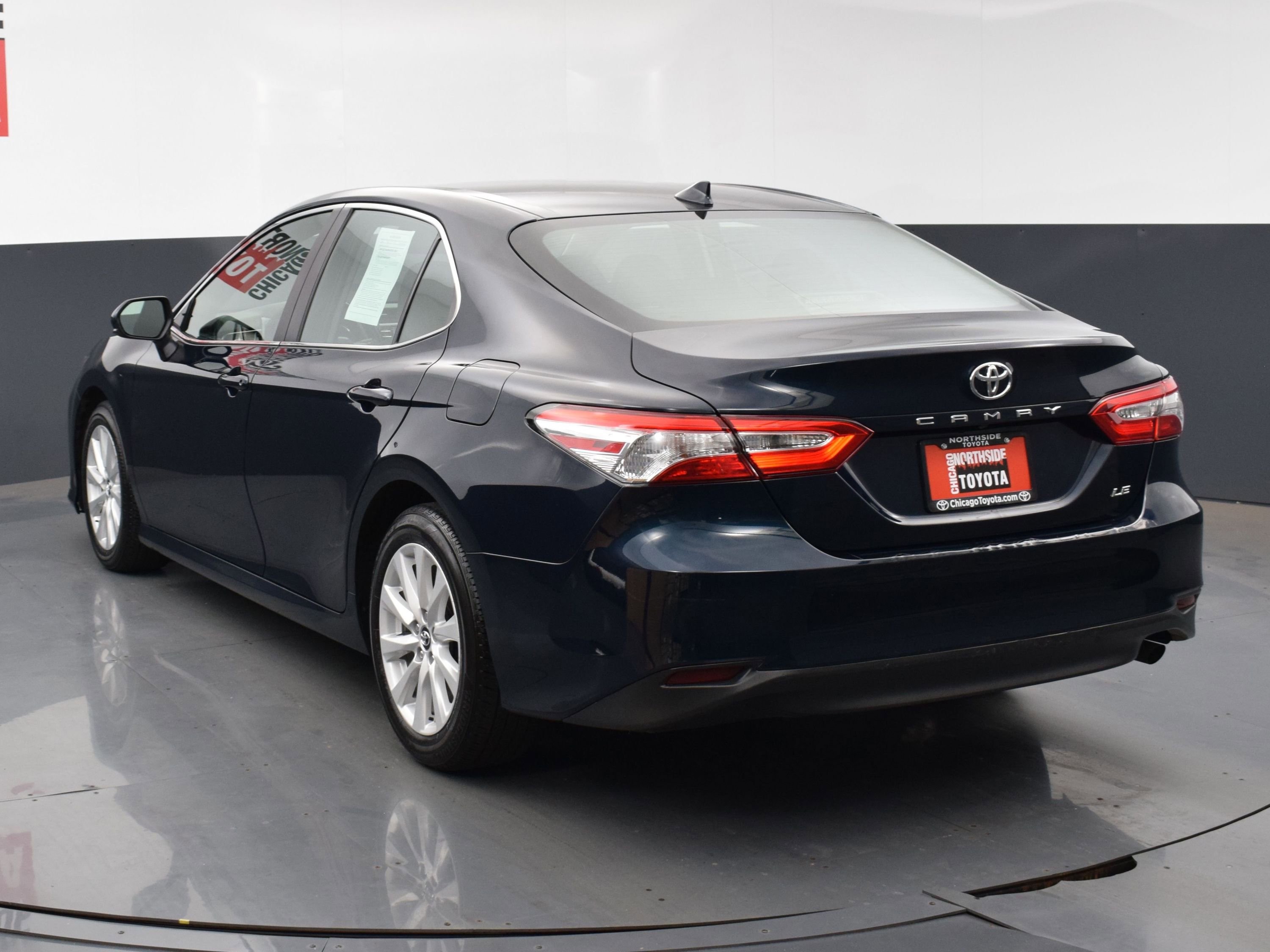 Used 2019 Toyota Camry LE image 3
