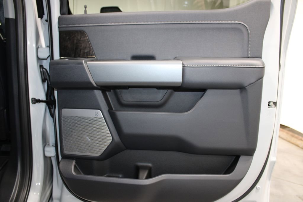 New 2026 Ford F250 Lariat w/ Black Appearance Package image 35