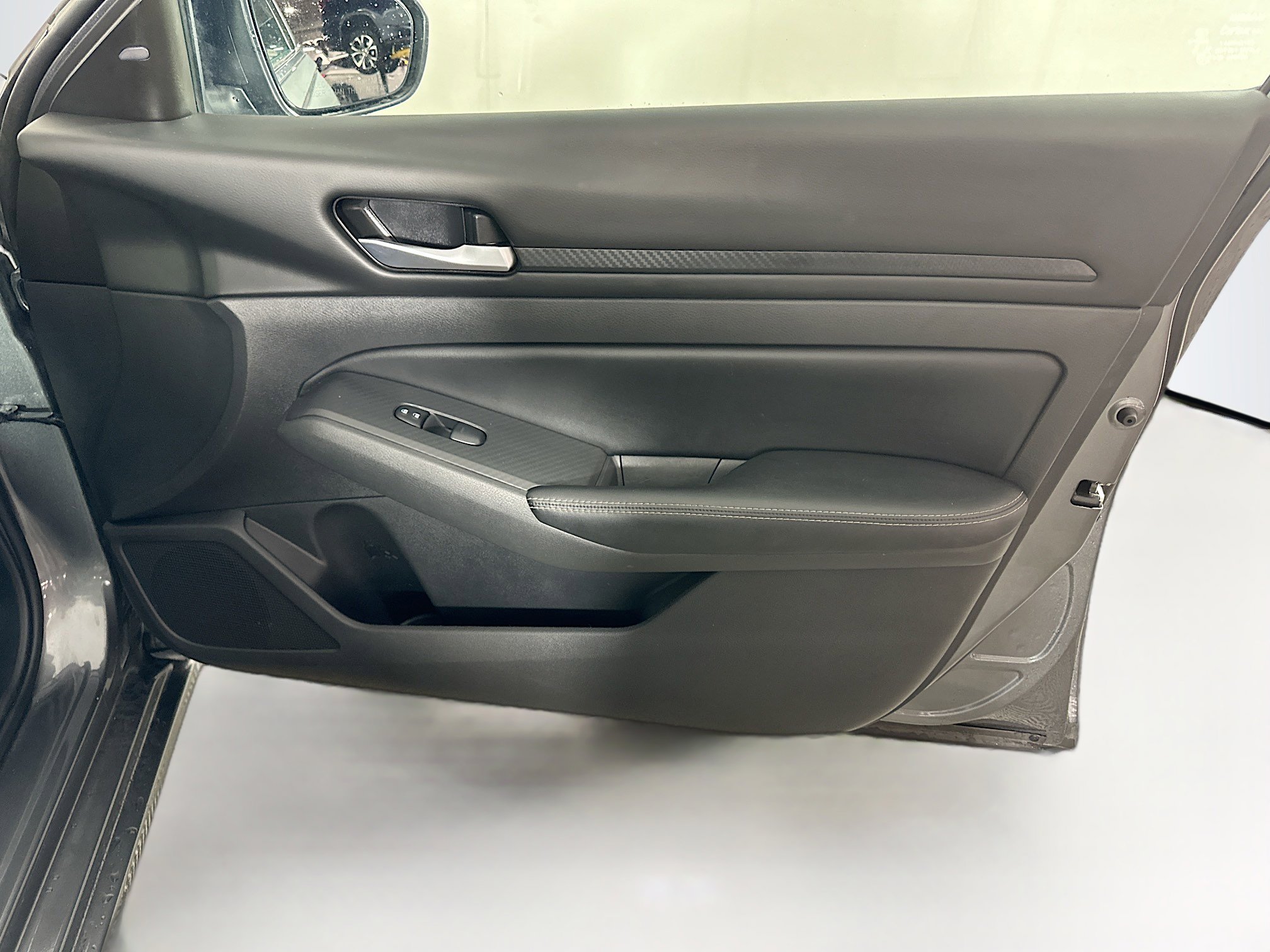 Used 2024 Nissan Altima 2.5 SV image 29