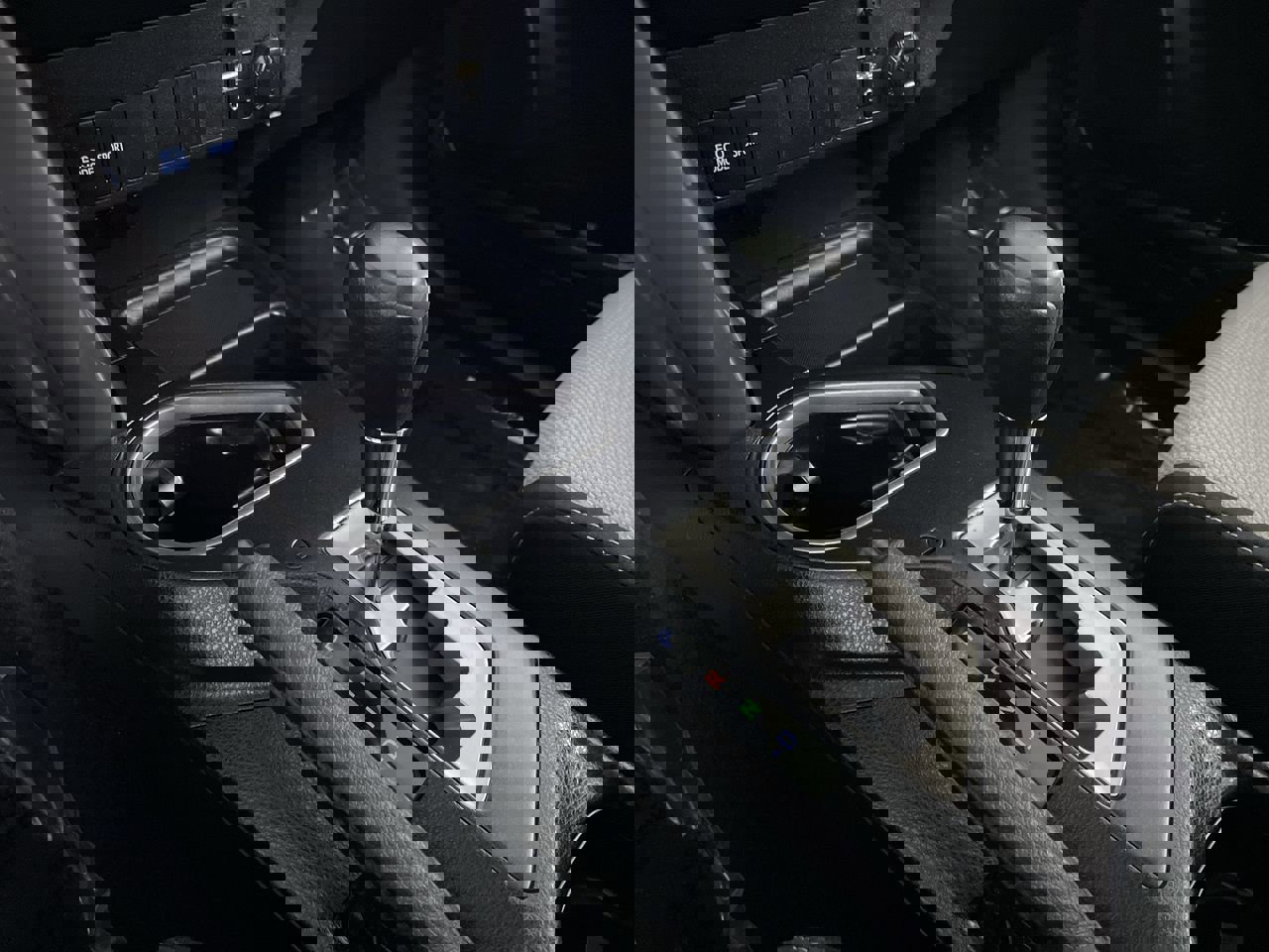 Used 2018 Toyota RAV4 XLE image 18