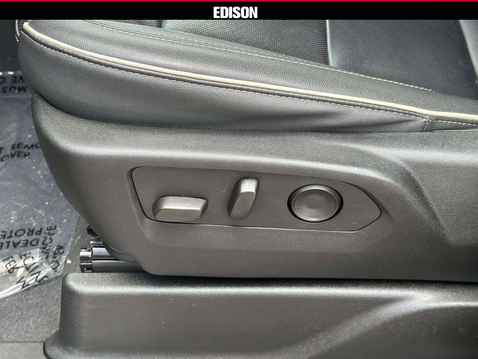 Used 2024 GMC Yukon SLT AWD/4WD image 19