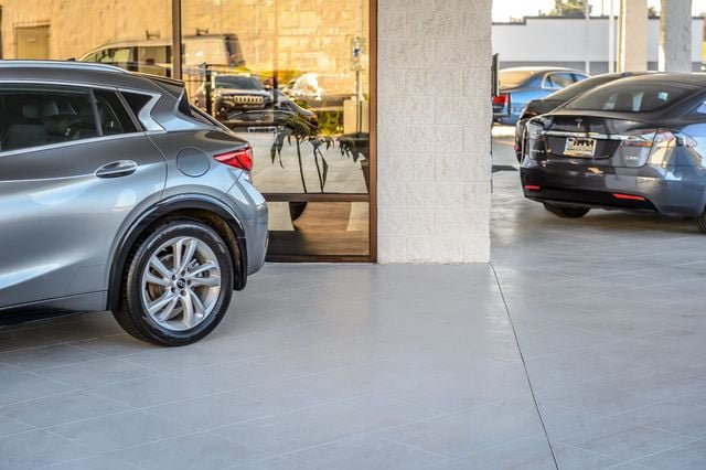 Used 2017 INFINITI QX30 Premium w/ Navigation Package FWD image 53