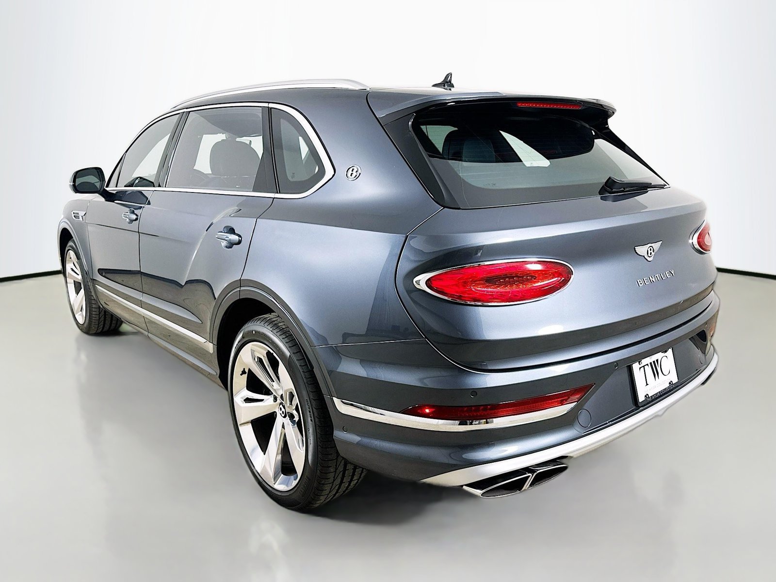 New 2026 Bentley Bentayga Extended Wheelbase AWD/4WD image 3