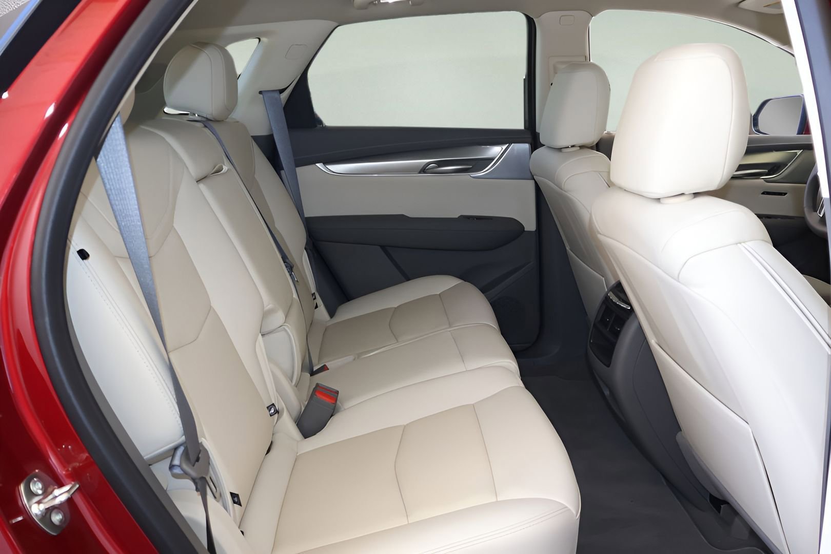New 2026 Cadillac XT5 Premium Luxury w/ Driver Assist Package FWD image 16