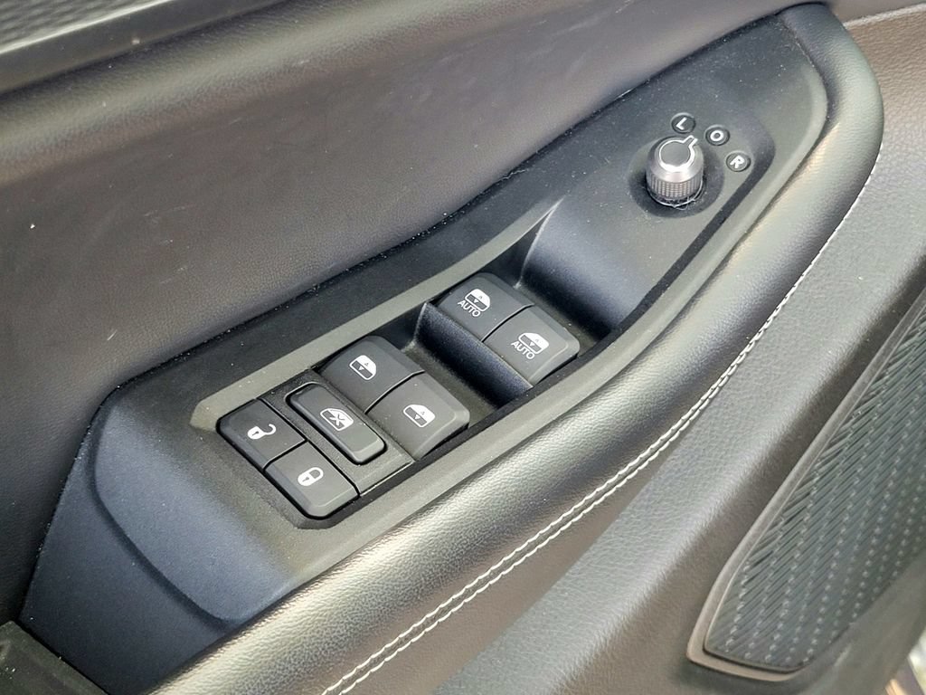 Used 2023 Jeep Grand Cherokee Laredo w/ Luxury Tech Group I AWD/4WD image 16