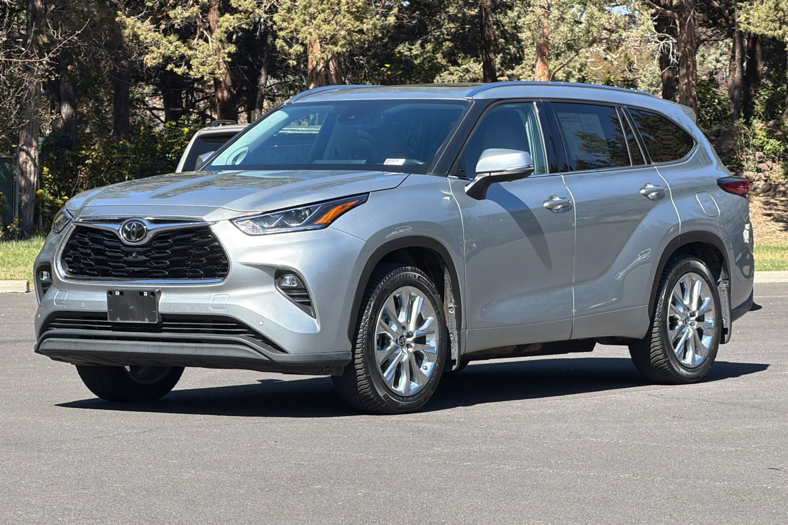 Used 2023 Toyota Highlander Limited image 8