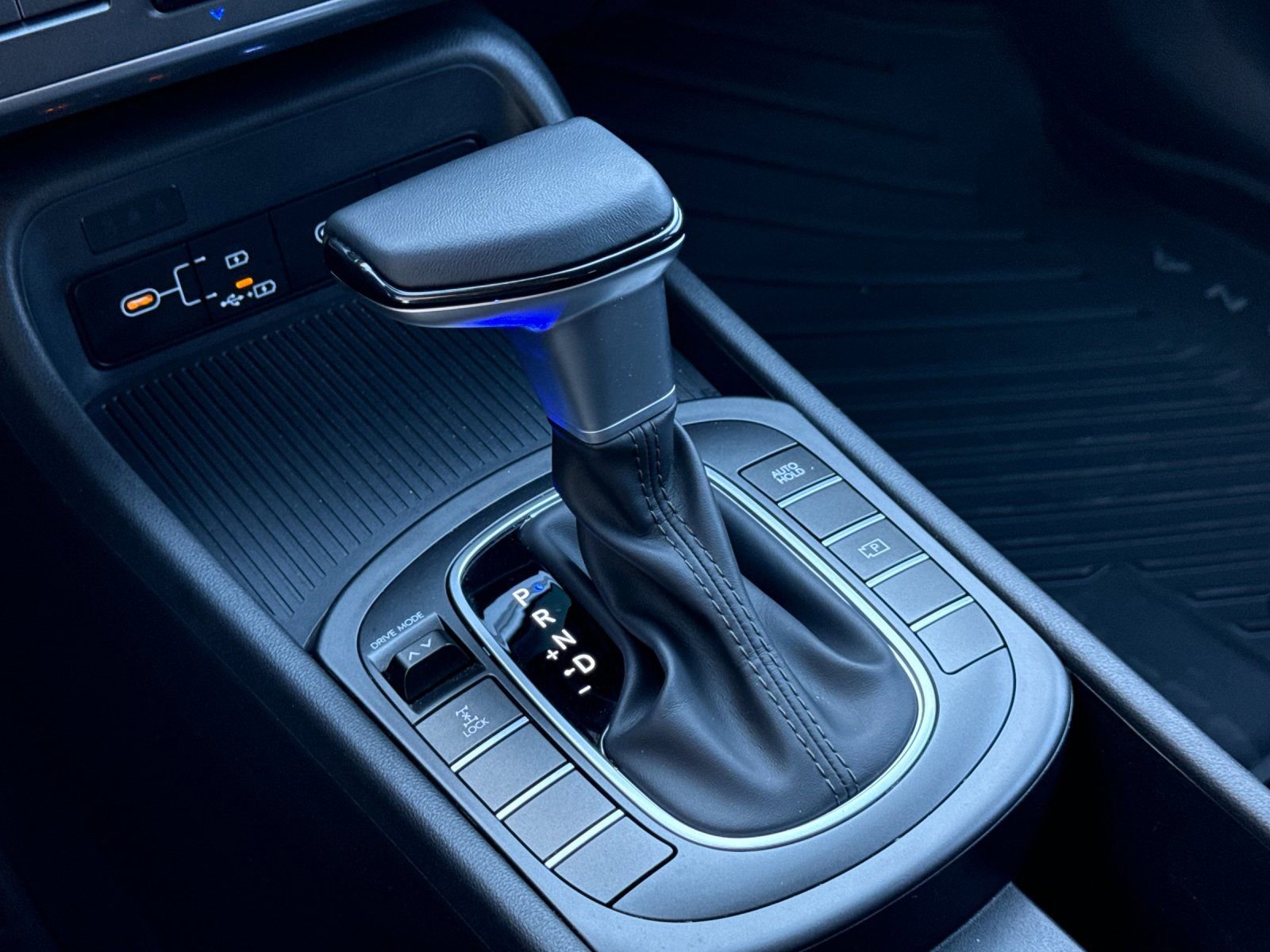 Certified 2025 Hyundai Kona SEL image 23