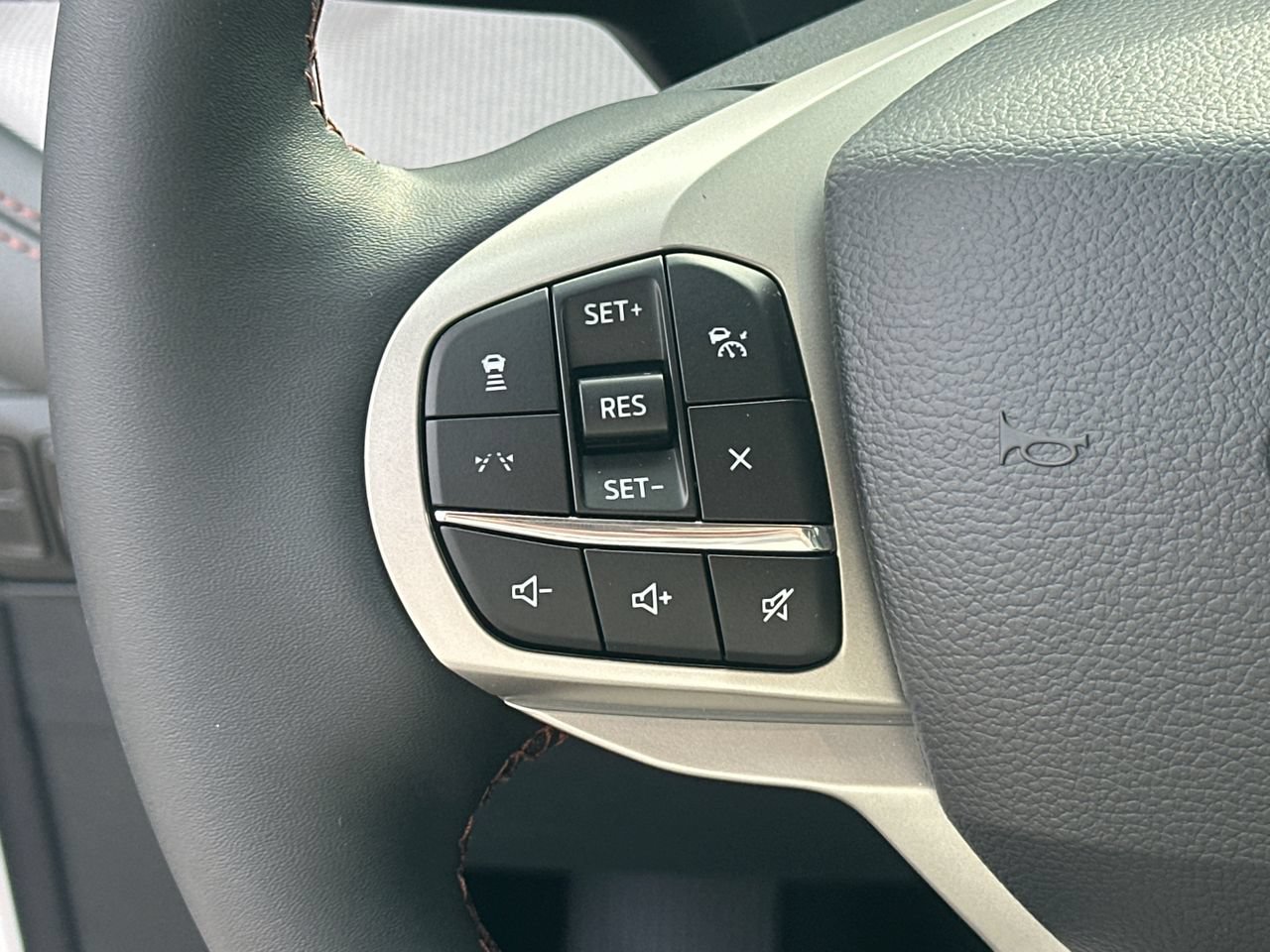 New 2026 Ford Explorer Active w/ Active Comfort Package RWD image 25