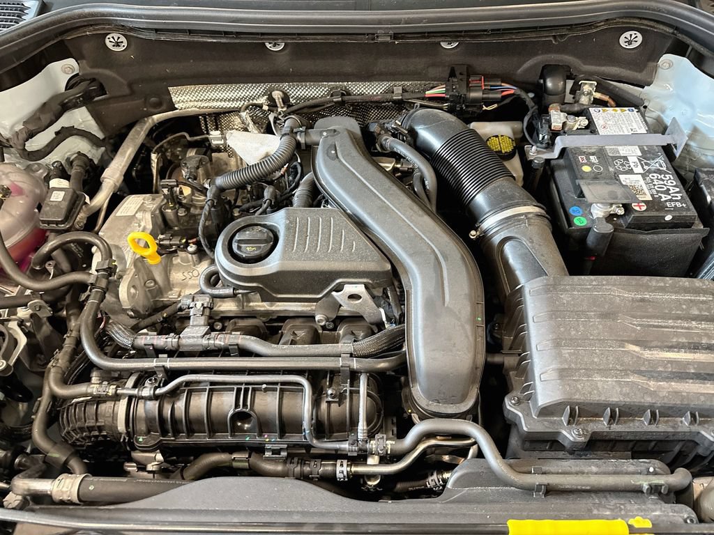 Certified 2025 Volkswagen Taos SE AWD/4WD image 31