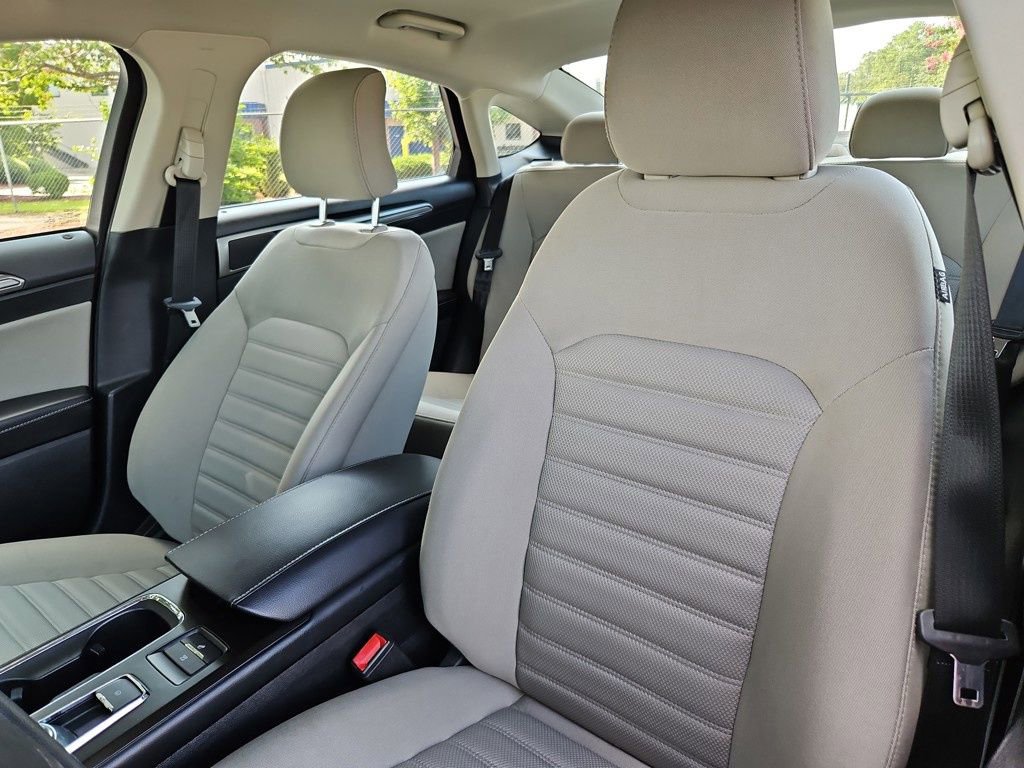 Used 2018 Ford Fusion S image 13